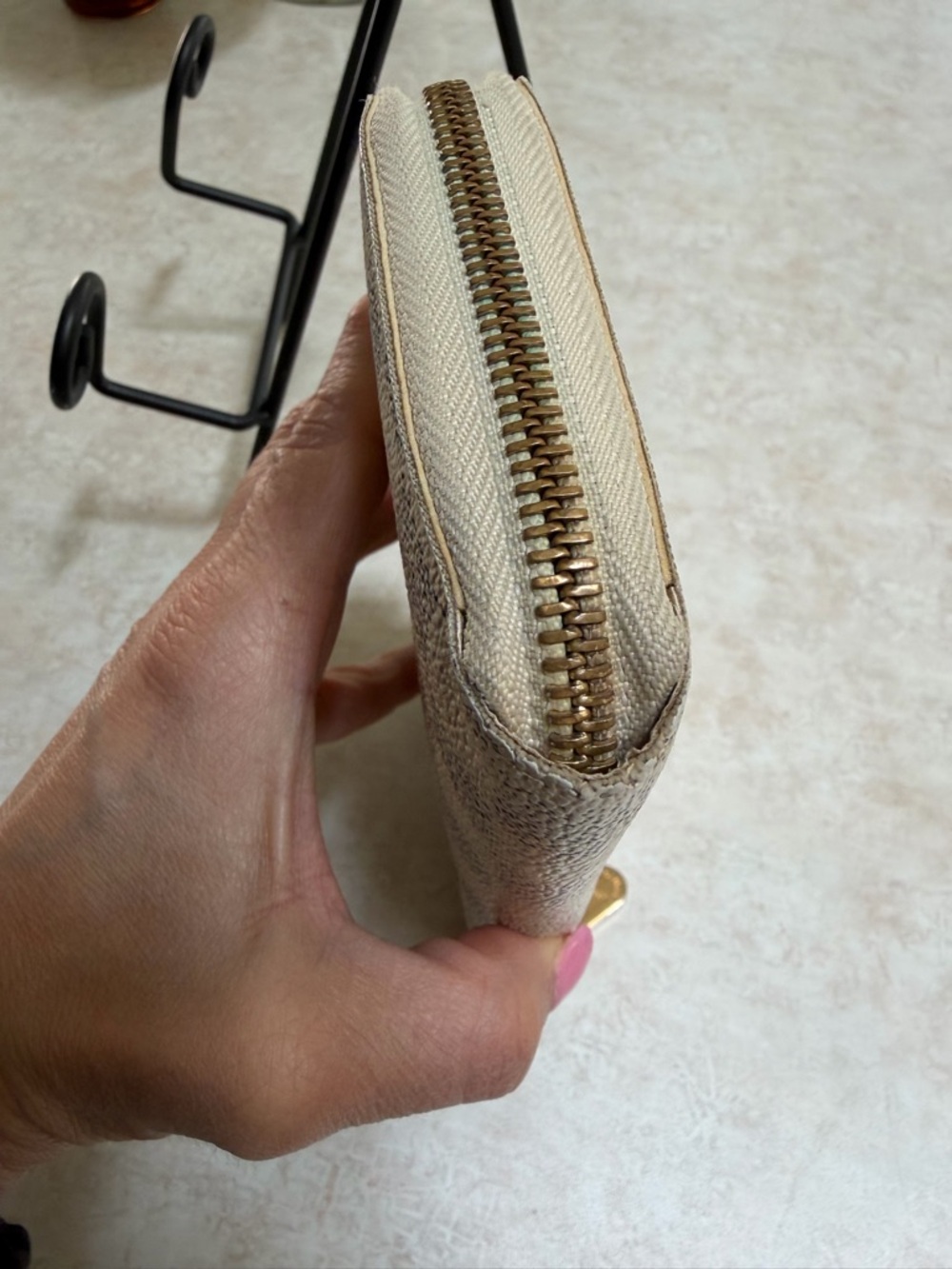 Louis Vuitton Zippy Wallet in Damier Azur Cream and Blue - Picture 8 of 17
